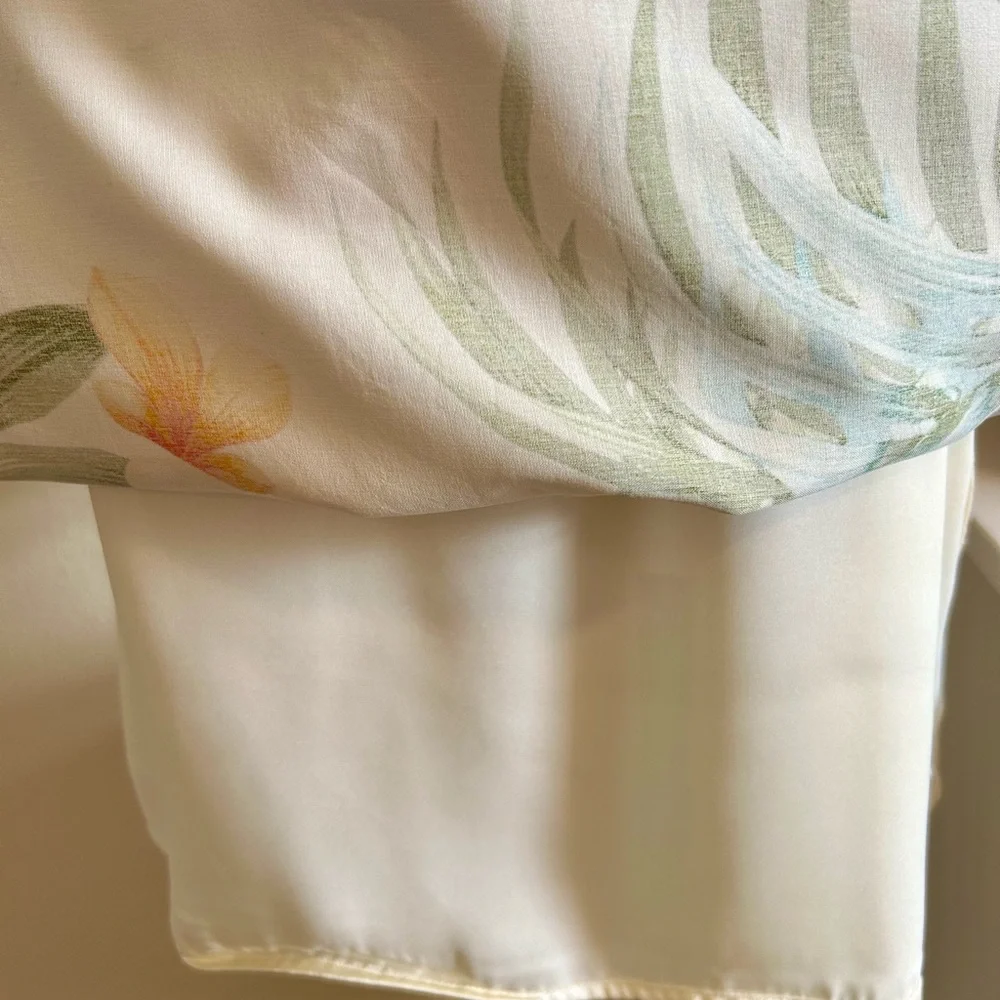 Tommy Bahama Dress Women’s Size S. Ivory with tropical print. - Picture 7 of 13